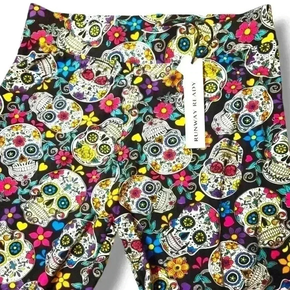Runway Ready Skull/Floral Print Leggings|size Small - Picture 2 of 3
